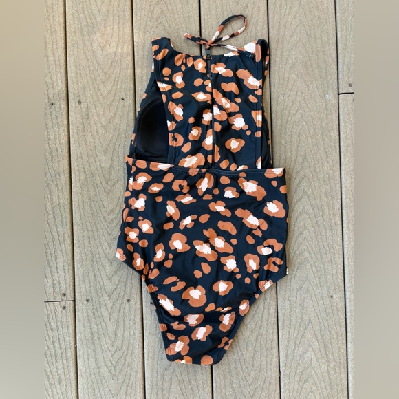 Shade & Shore onepiece swimsuit - Picture 2 of 6